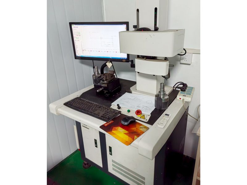 Profile measuring station in the QC lab