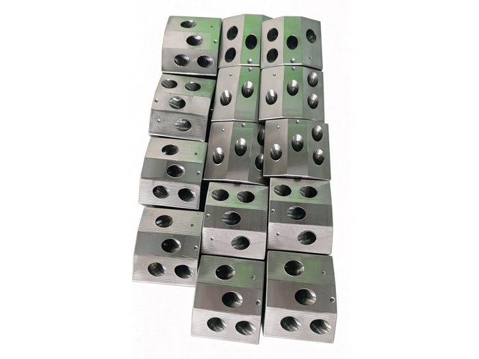 Metallurgical jaw blocks
